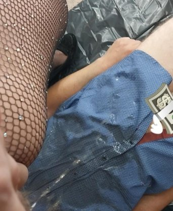🌟 Я живу в Москве и предлагаю широкий спектр услуг, чтобы удовлетворить все твои сексуальные фантазии. 🍑❤️ Я умею создавать атмосферу, где ты почувствуешь себя комфортно и расслабленно. Со мной ты можешь насладиться нежными ласками, горячими поцелуями и страстным сексом. Также я могу предложить экзотический массаж, стриптиз и другие удовольствия. 😘 Мои фото и отзывы говорят сами за себя, и я гарантирую тебе незабываемое время в моей компании. 📸💕 Сделай свою жизнь более яркой и запоминающейся - приходи ко мне в Москве, и я позабочусь о твоем наслаждении! 💋 Евгения